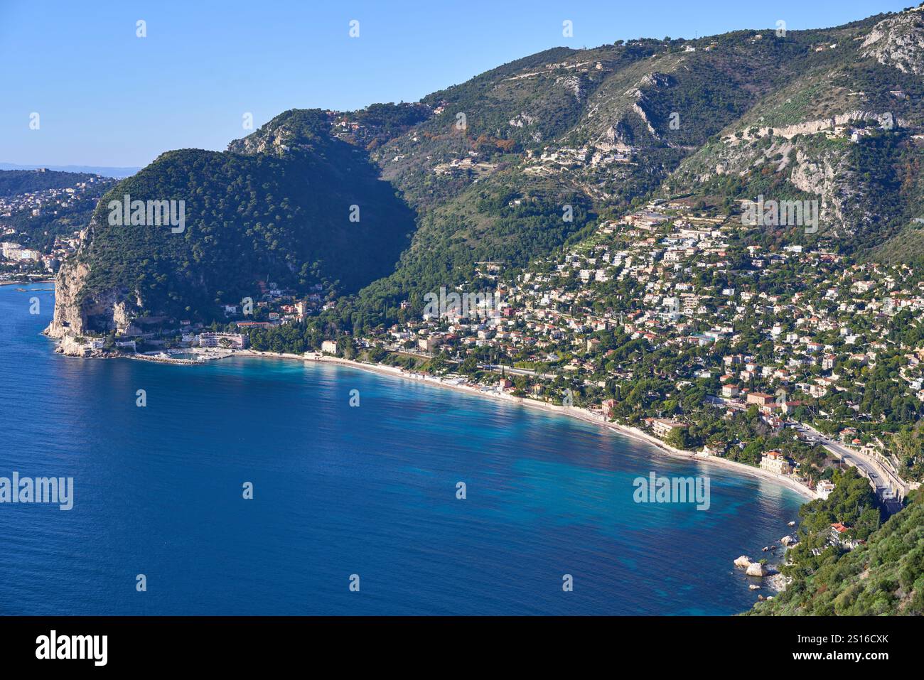 Pittoresca cittadina di Eze-Bord-de-Mer sulle rive della Costa Azzurra. Alpes-Maritimes, Provence-Alpes-Côte d’Azur, Francia. Foto Stock
