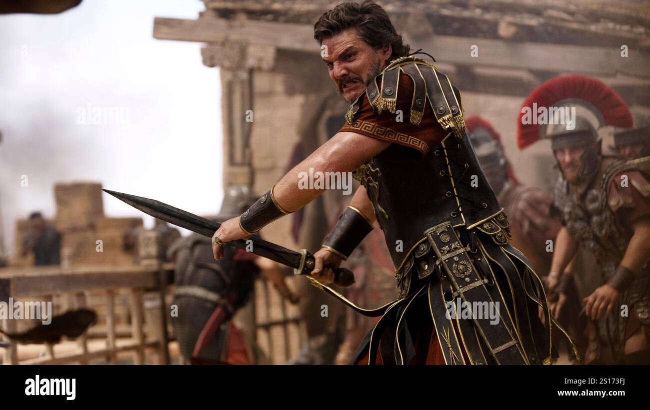 Gladiator II (2024) diretto da Ridley Scott e interpretato da Paul Mescal nel ruolo di Lucius. Dopo che la sua casa è stata conquistata dagli imperatori tirannici che ora guidano Roma, Lucio è costretto ad entrare nel Colosseo e deve guardare al suo passato per trovare la forza di restituire la gloria di Roma al suo popolo. Fotografia pubblicitaria ***SOLO PER USO EDITORIALE***. Crediti: BFA / Aidan Monaghan / Paramount Pictures Foto Stock