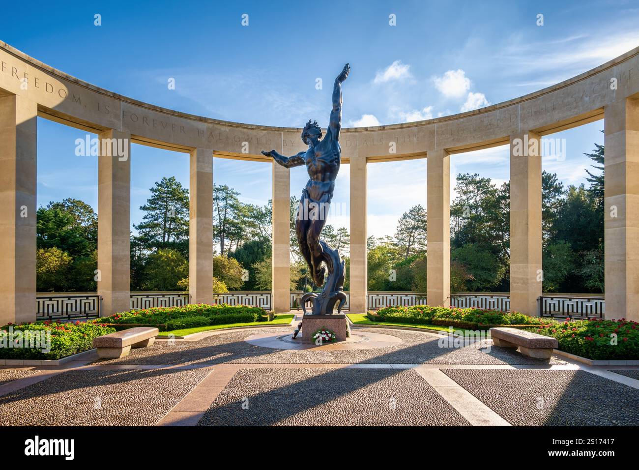 The Spirit of American Youth Rising from the Waves, American Cemetery, Colleville, Normandia, Francia Foto Stock