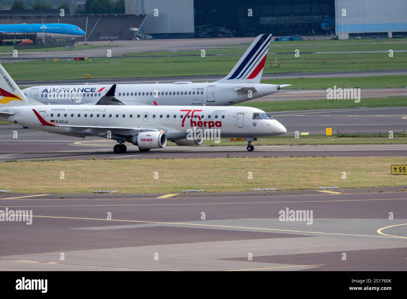 Francia e Germania aeroplano all'aeroporto di Schiphol Paesi Bassi 29-8-2024 Foto Stock