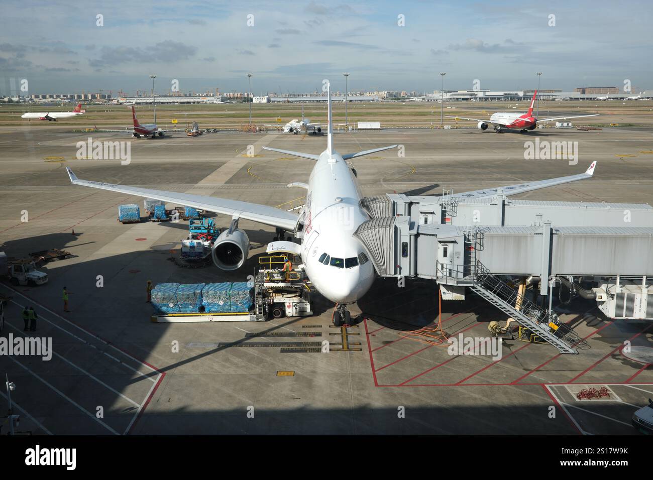 China Eastern Airlines all'aeroporto Pudong di Shanghai Cina Foto Stock