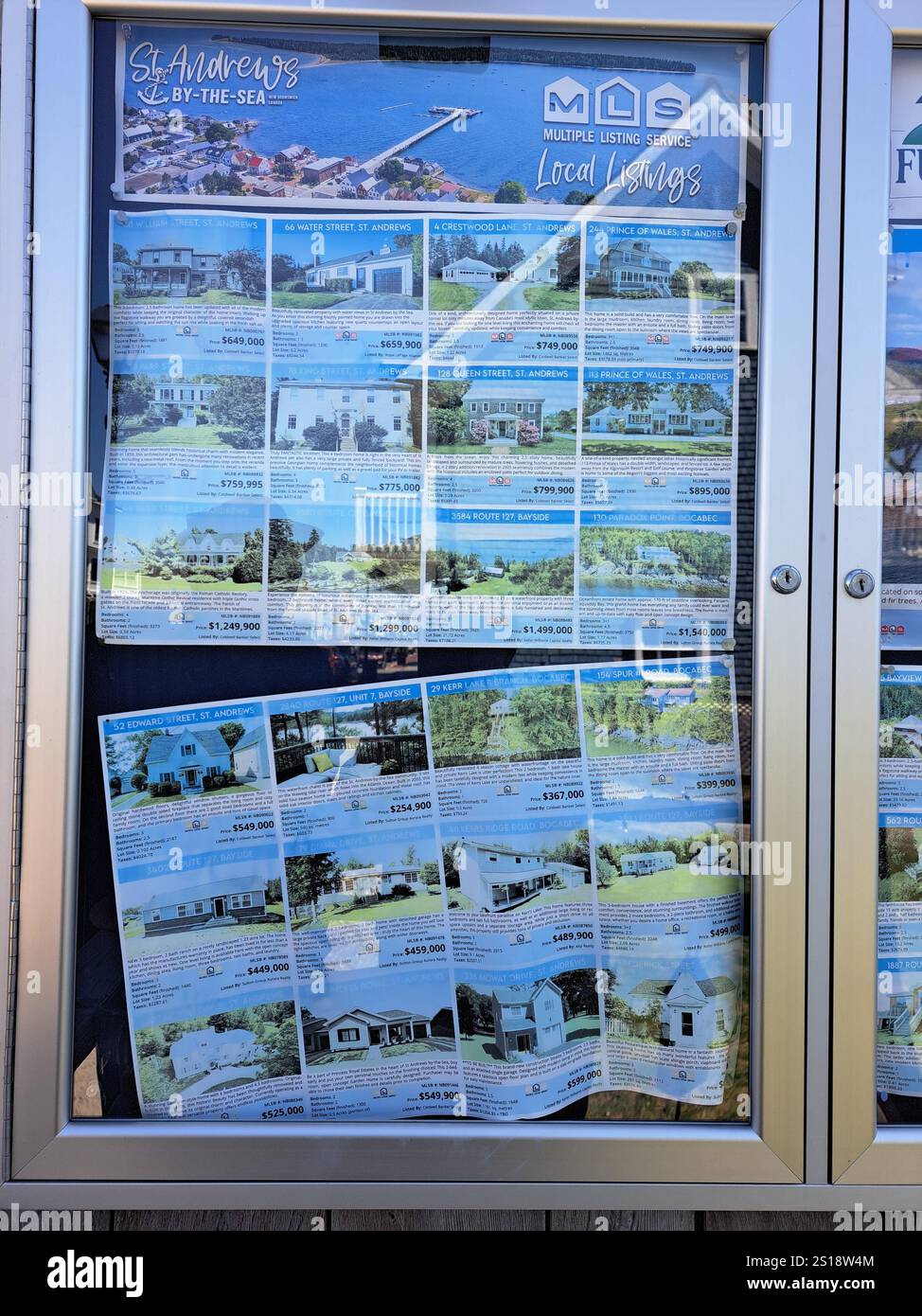 Cartellone degli annunci immobiliari di Fundy Bay su Water Street nel centro di St. Andrews, New Brunswick, Canada Foto Stock