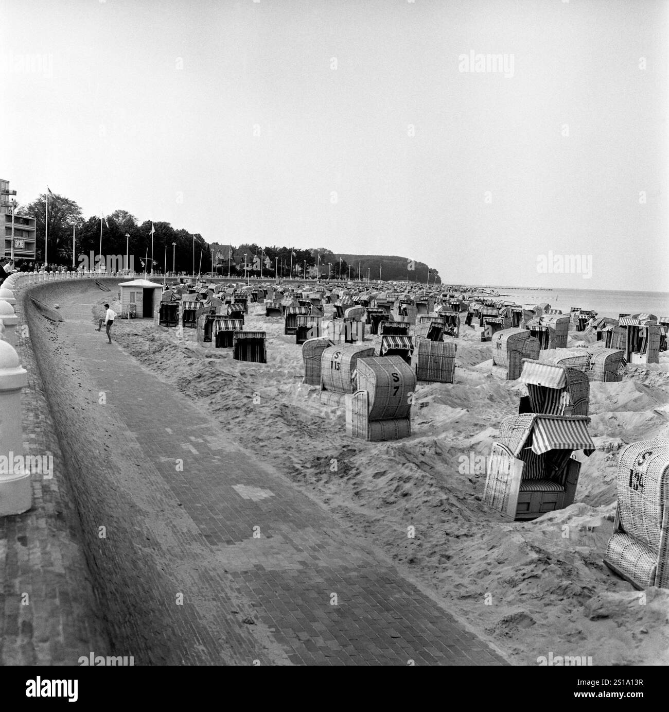 Travemünde sedie a sdraio sul Mar Baltico Foto Stock