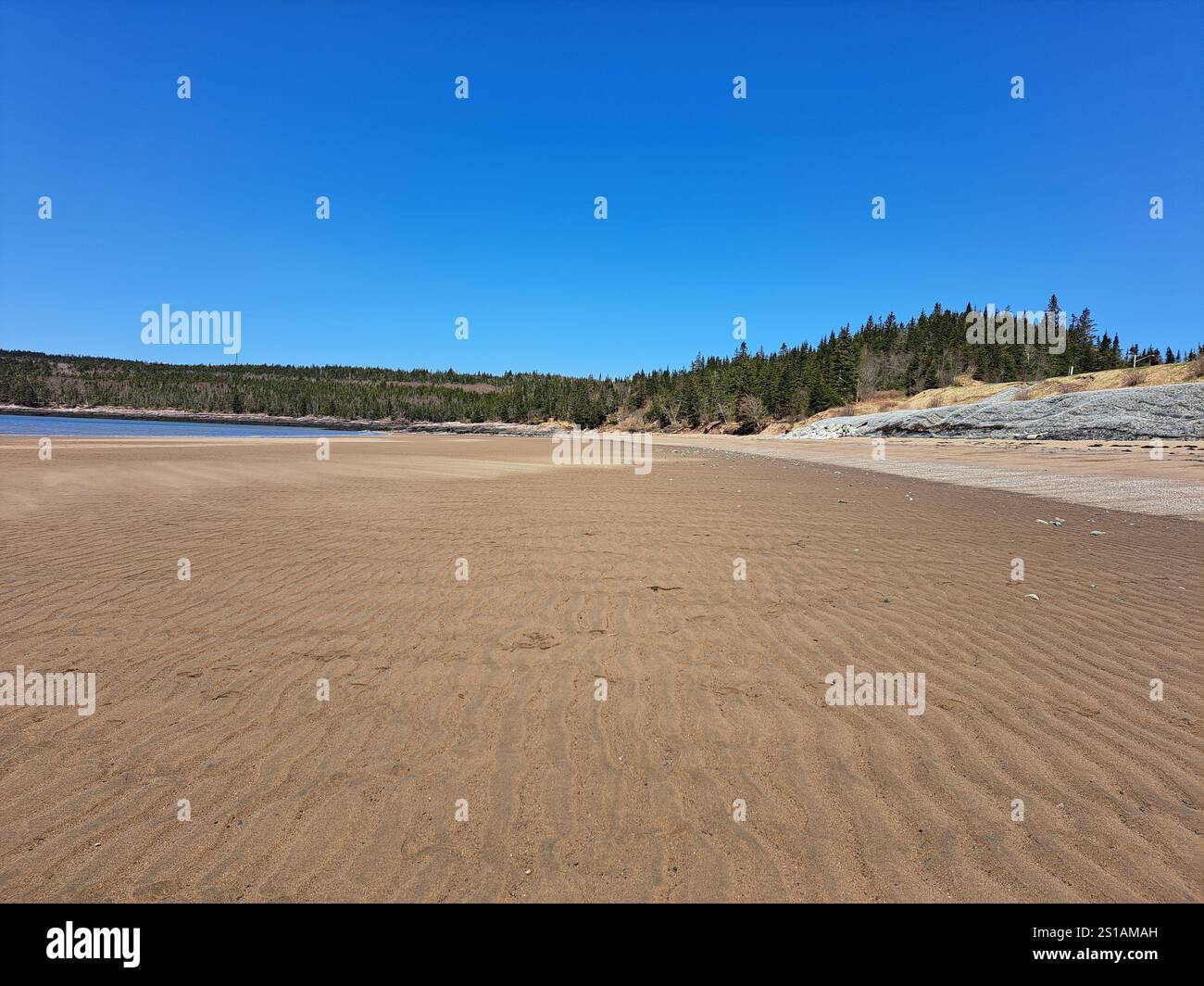 Vista della baia di Fundy da Mispec Beach a Saint John, New Brunswick, Canada Foto Stock