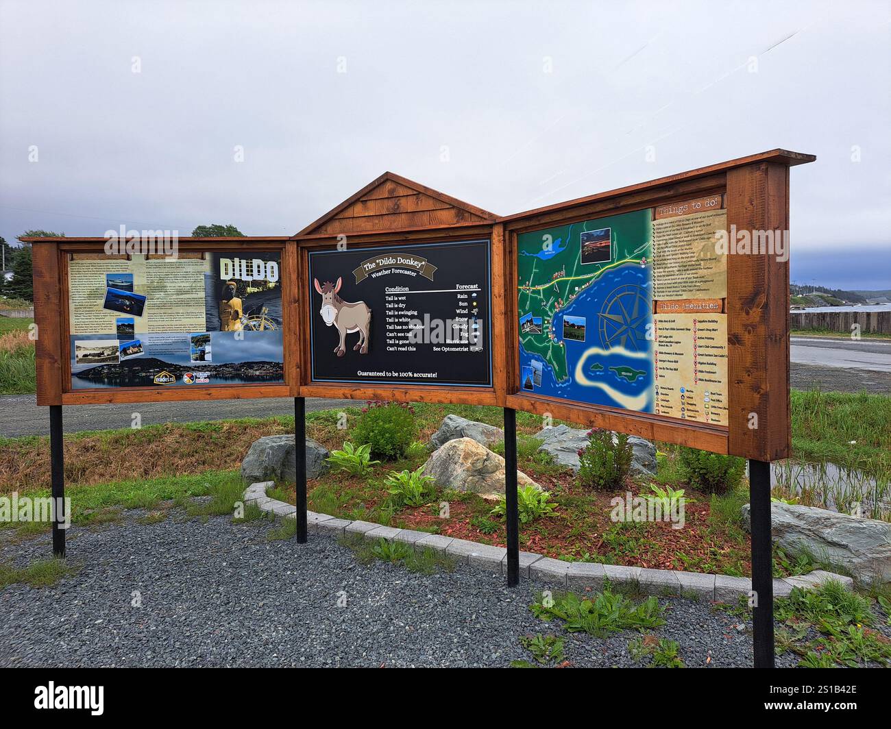 Cartelli informativi esposti al Bill Pretty Memorial Playground di Dildo, Terranova e Labrador, Canada Foto Stock