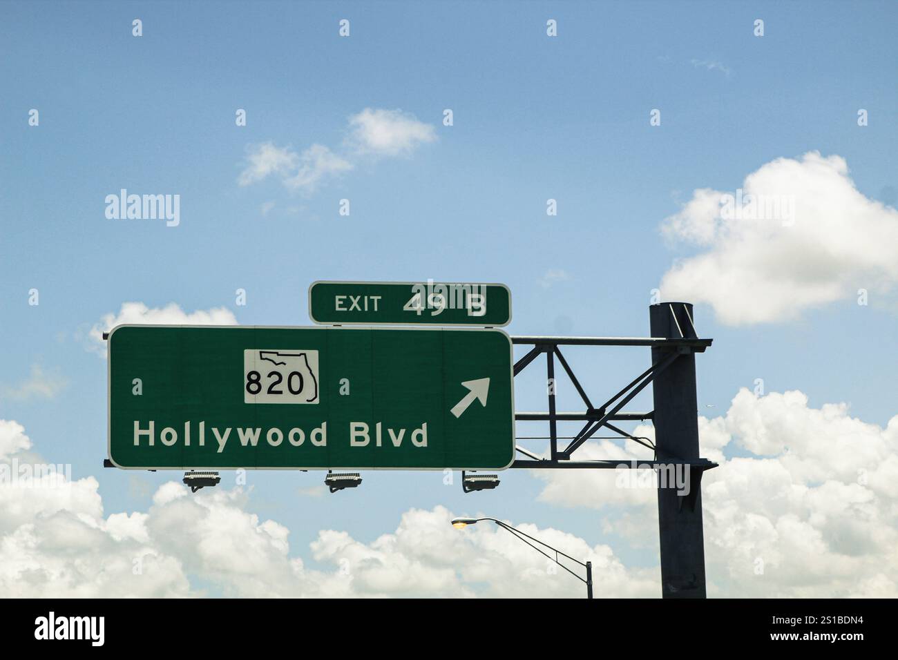 Wegweiser / Vorwegweiser / Richtungsschild auf der Florida State Road 820 Richtung Hollywood Blvd, in Florida, Stati Uniti. Foto Stock