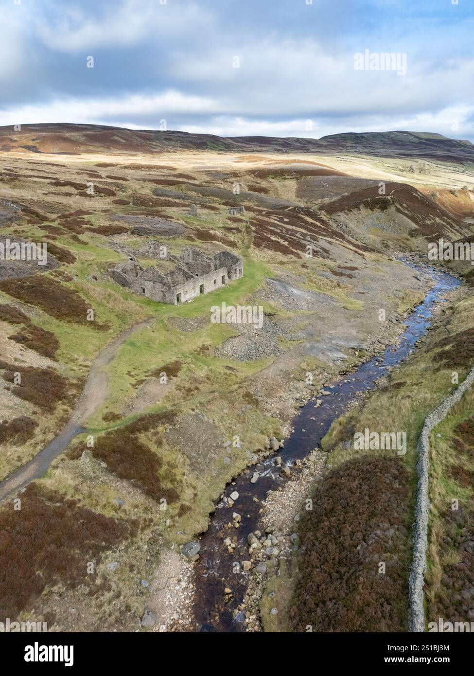 Vecchia fonderia a resa sopra Low Row a Swaledale. Yorkshire Dales National Park. Foto Stock