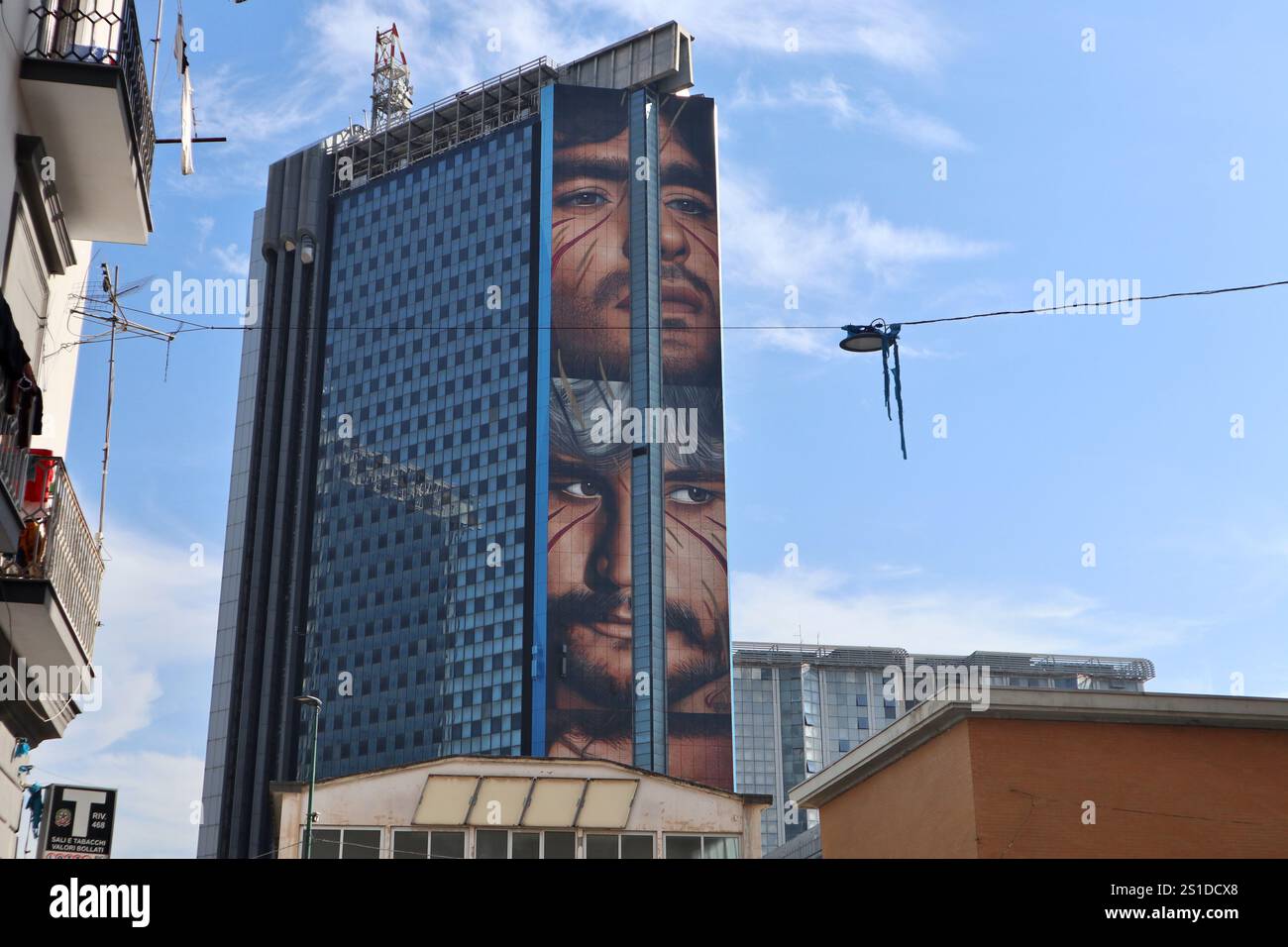 Napoli - Murale di Jorit sulla Torre A1 del Centro direzionale Foto Stock