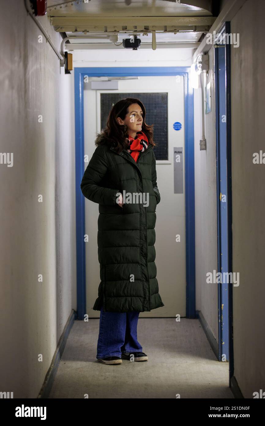 Naoimh Quinn, architetto senior presso il Department of Communities (DFC) Historic Environment Division (HED), presso il bunker Mount Eden Park, che è un ex bunker nucleare nel sud di Belfast per essere riaperto come struttura per documenti storici. Data di pubblicazione: Venerdì 3 gennaio 2025. Foto Stock