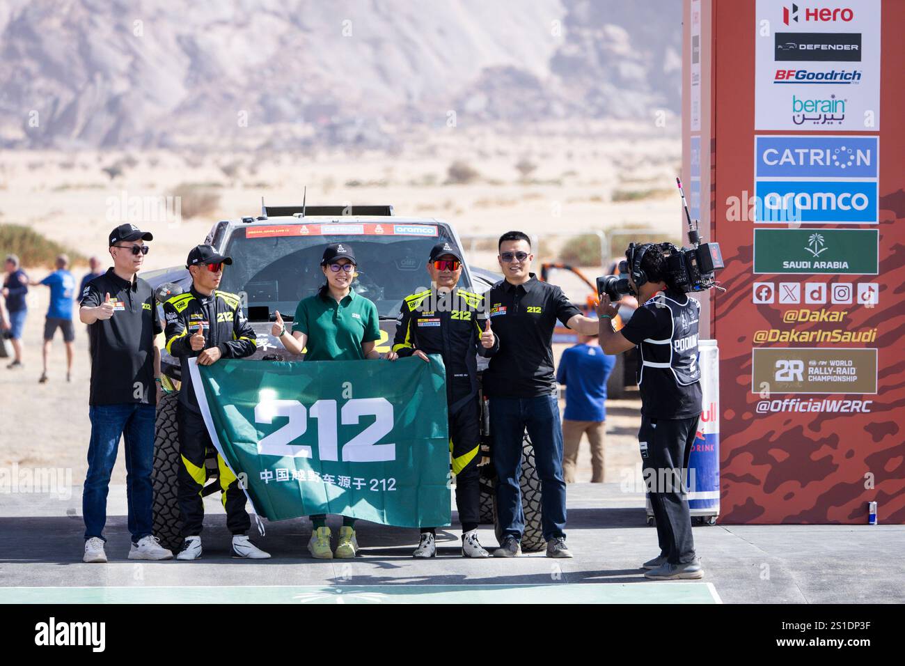 Bisha, Arabie Saoudite. 3 gennaio 2025. 220 HAN Wei (chn), ma li (chn), linea rossa, Hanwei Motorsport Team, Ultimate, l'azione al podio inizia durante il Prologo della Dakar 2025 il 3 gennaio 2025 intorno a Bisha, Arabia Saudita - Photo Julien Delfosse/DPPI Credit: DPPI Media/Alamy Live News Foto Stock