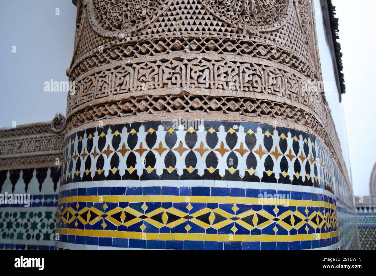 piastrelle di mosaico design islamico arabico marocchino dar el bacha, marrakesh, marocco Foto Stock