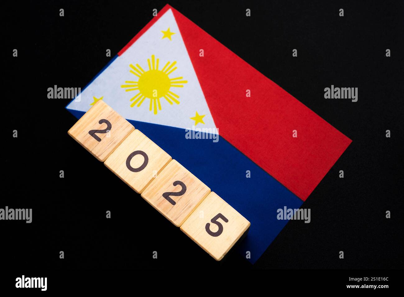 2025, Filippine, Filippine bandiera con data block, concetto, eventi importanti per le Filippine nel nuovo anno, elezioni, economia, attività sociali Foto Stock