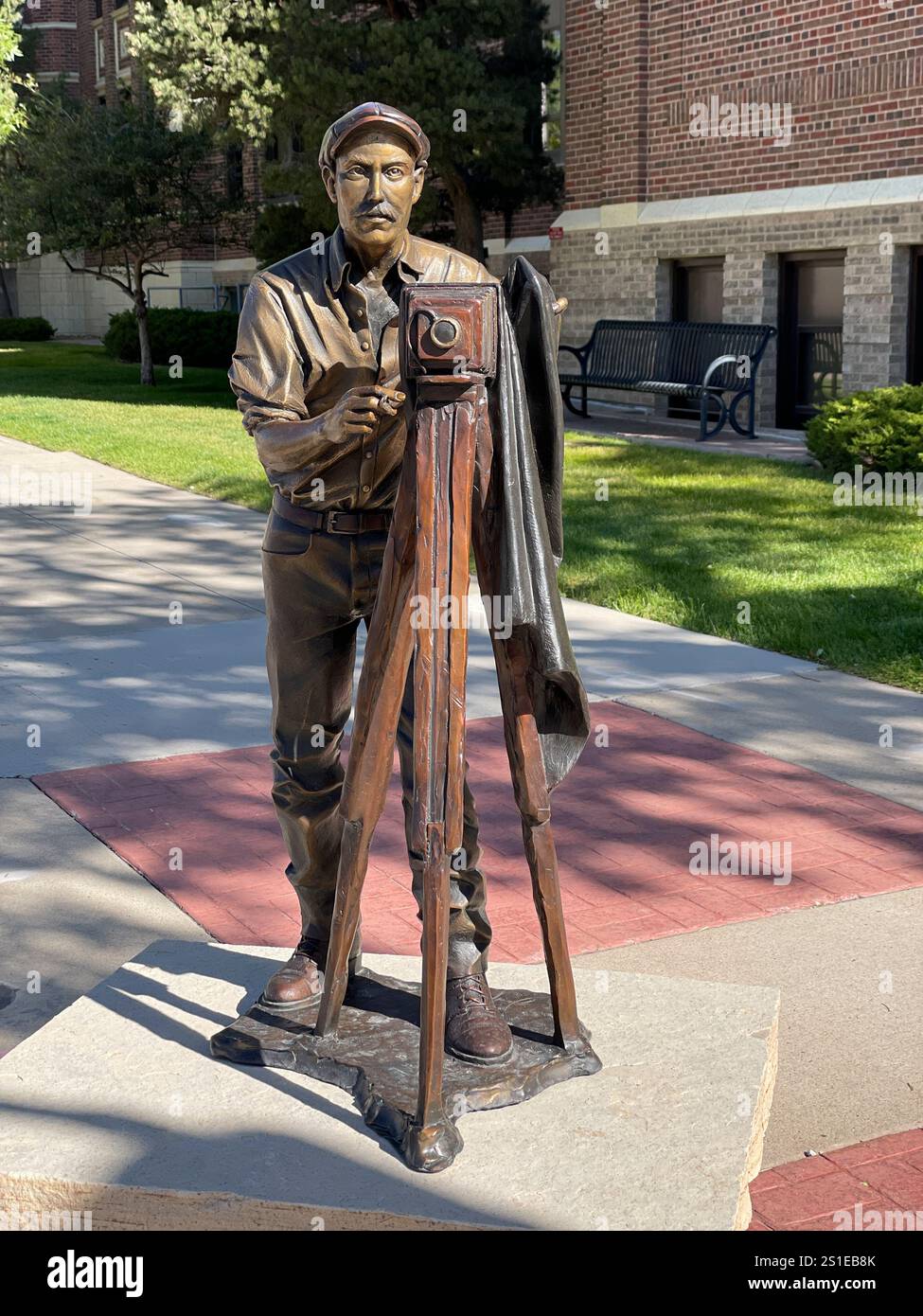 Scultura in bronzo del fotografo J e Stimson di Joel Turner, Cheyenne, Wyoming, USA - Immagine stock catturata con smartphone