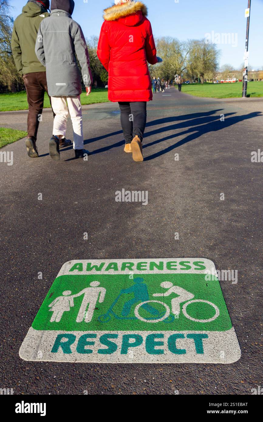 Il segno di consapevolezza e rispetto è Midsummer Common Cambridge Foto Stock