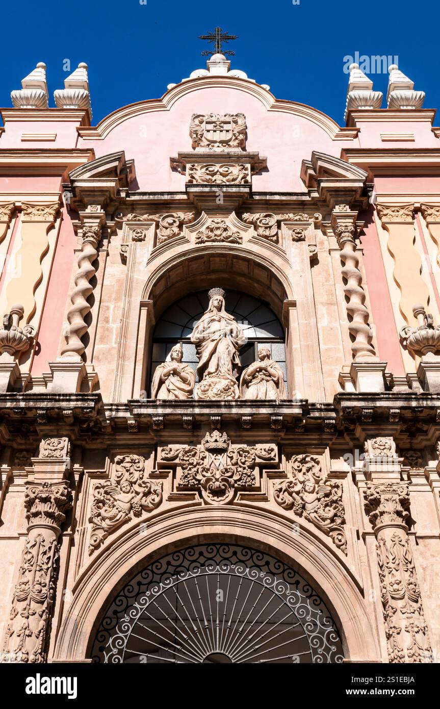 Facciata in stile barocco del Museo delle Belle Arti di Siviglia, Museo de Bellas Artes, la seconda galleria d'arte spagnola più importante, l'Andalusia, Spagna Foto Stock