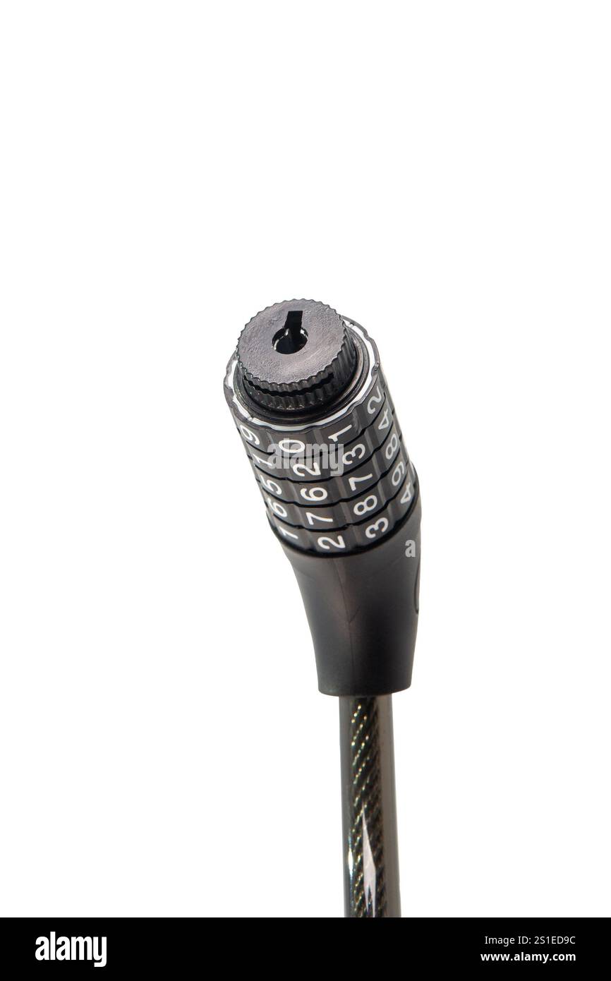 Un lucchetto sicuro per bici con cavo robusto e meccanismo combinato, perfetto per i ciclisti urbani che cercano sicurezza e praticità per le loro biciclette. Foto Stock