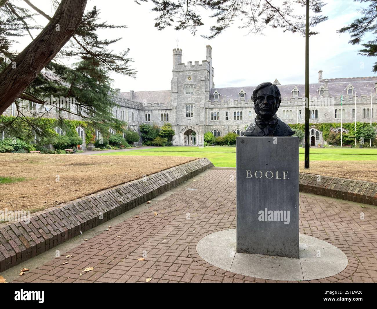 Edifici e strade a Cork, Irlanda. Iconico paesaggio irlandese con edifici e architettura famosi Foto Stock