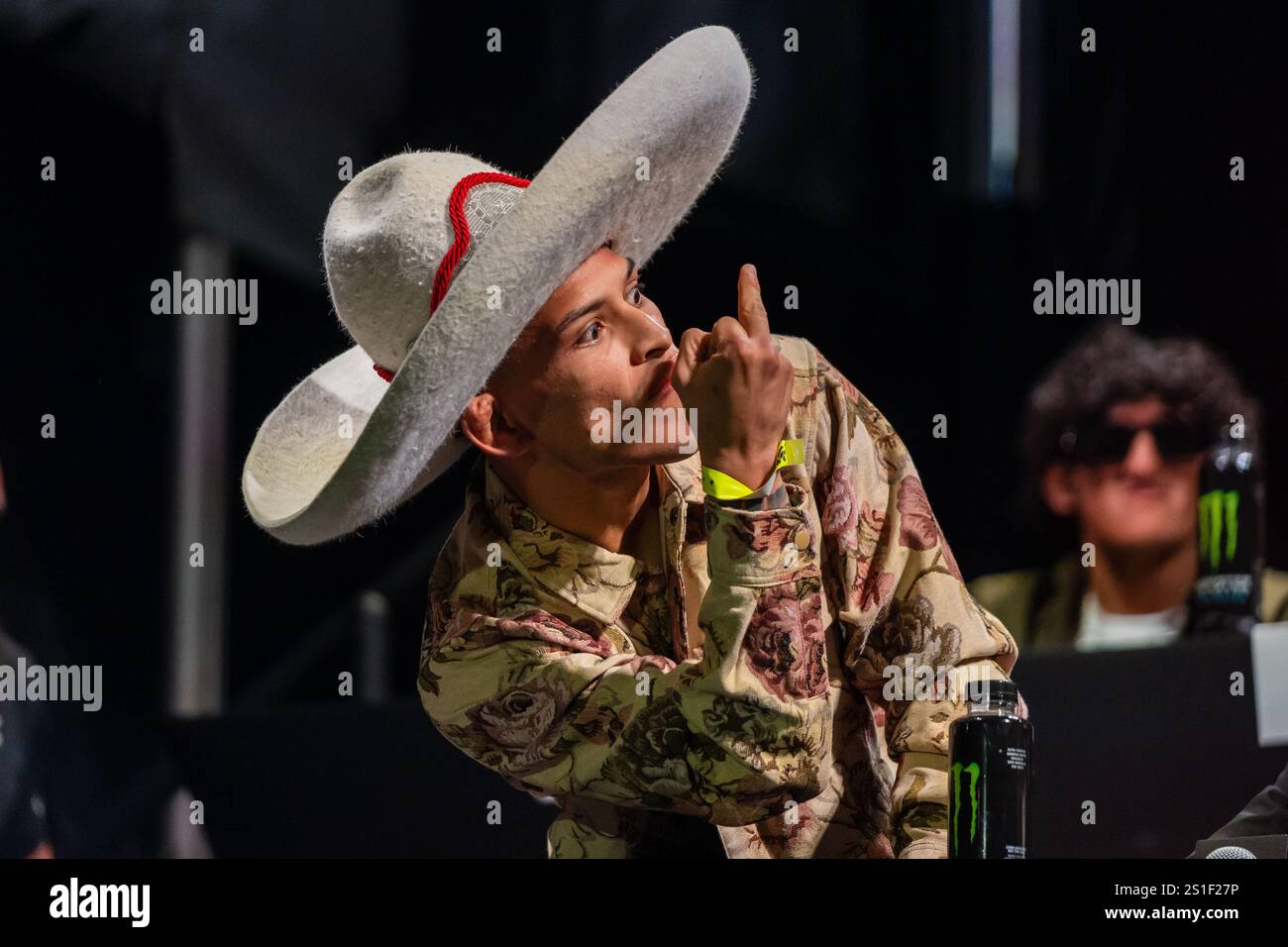 Ronaldo Rodriguez, messicano, sfugge Ode Osbourne della Giamaica durante l'UFC 306 alla conferenza stampa di Riyadh Season Noche UFC allo Sphere Foto Stock