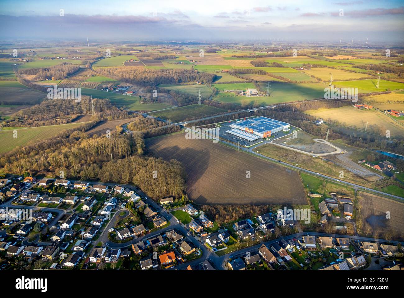 Vista aerea, zona industriale di Lipperandstraße, campo di sabbia e area di costruzione all'angolo tra Römerstraße e Lipperandstraße, Handelshof Ham Foto Stock