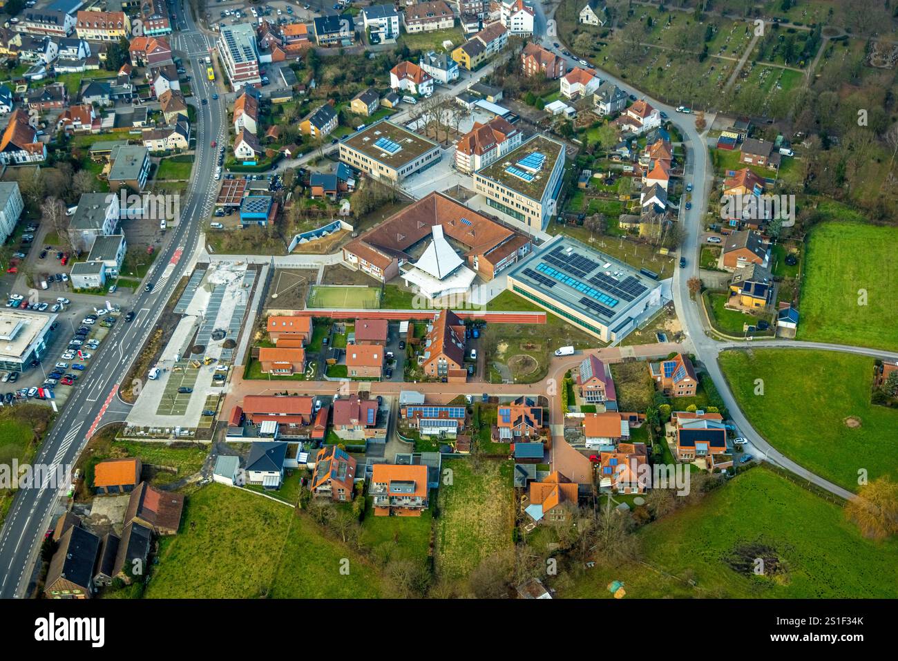 Vista aerea, cantiere Arnold-Freymuth-Gesamtschule, an der Falkschule, distretto di Herringen, Hamm, regione della Ruhr, Renania settentrionale-Vestfalia, Germania Foto Stock