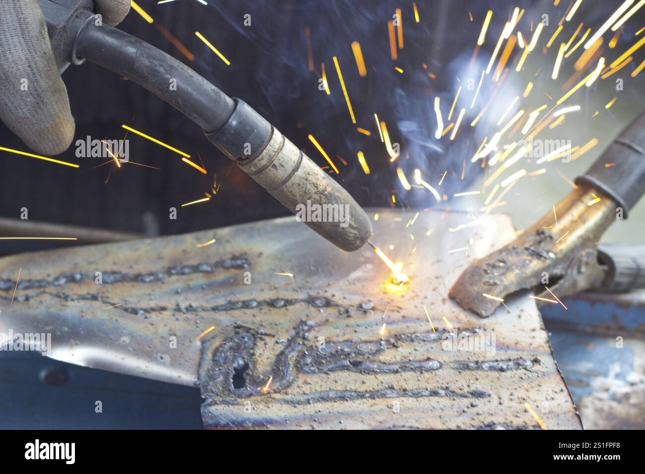 Lavori di saldatura in dettaglio Foto Stock