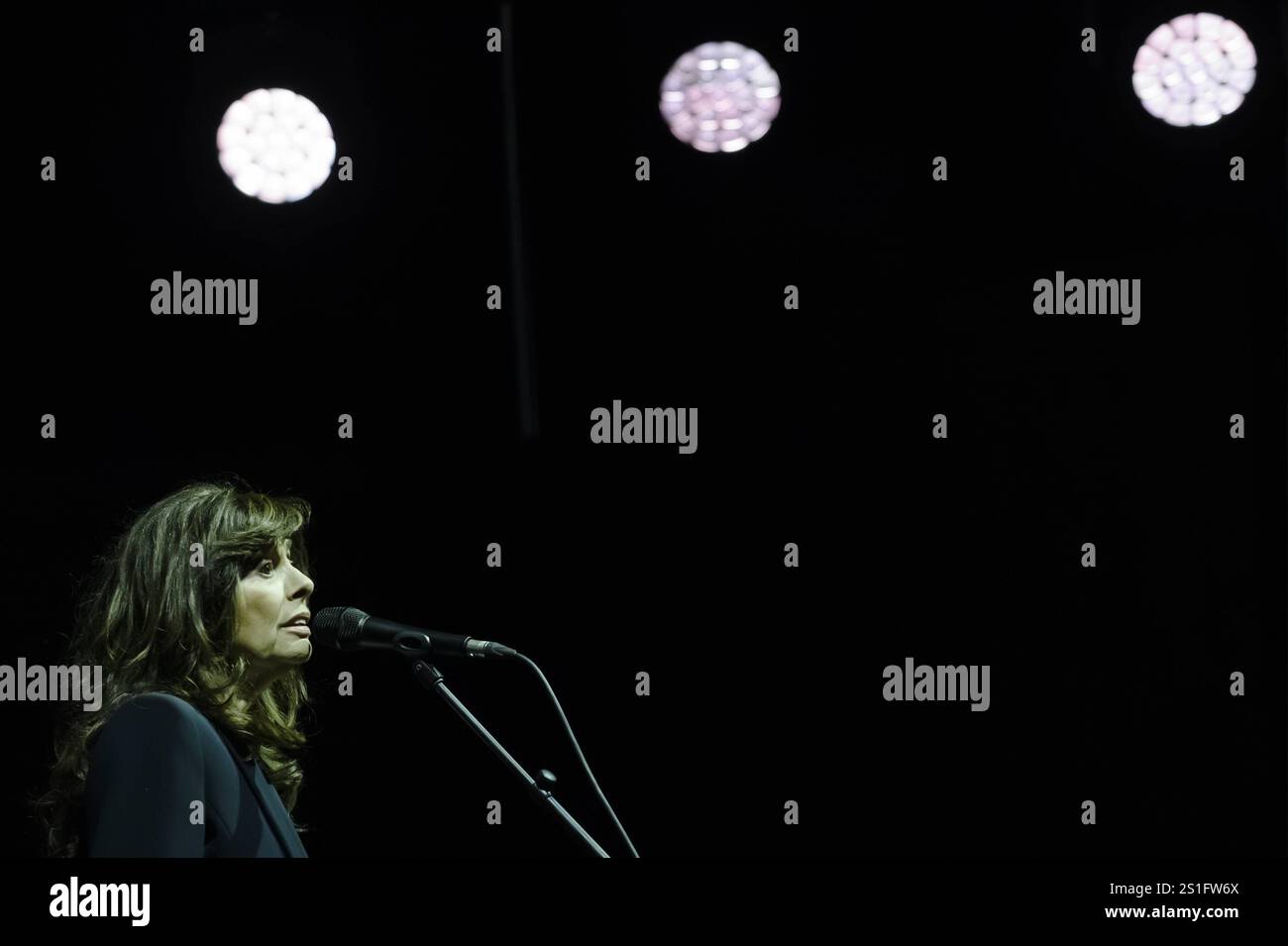 Concerto musicale della cantante italiana - Alice - Master Songs Alice nome d'arte di Carla Bissi - esibizione durante il concerto Master Songs all'Auditorium Parco della musica il 3 gennaio 2025 Roma Auditorium Parco della musica Italia Copyright: XRobertoxBettacchix/xLiveMediax LPM 1669991 Foto Stock