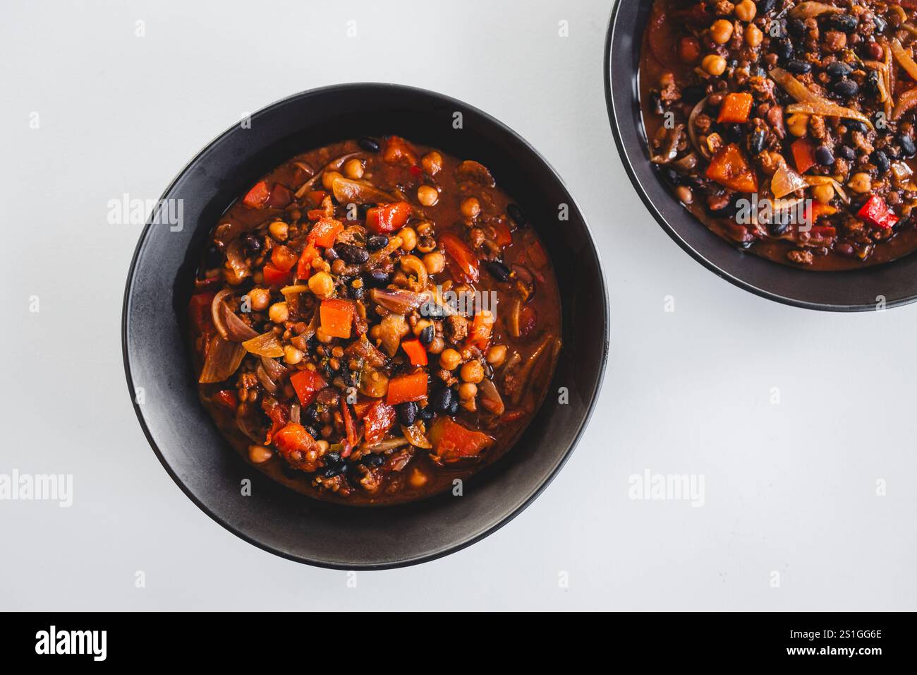peperoncino di fagioli a base vegetale sin carne , ricette alimentari vegane sane Foto Stock peperoncino di fagioli a base vegetale sin carne , ricette alimentari vegane sane Foto Stock