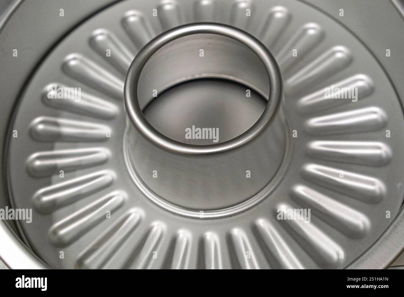 Primo piano del dispositivo a forma di anello in metallo per torte rotonde Foto Stock