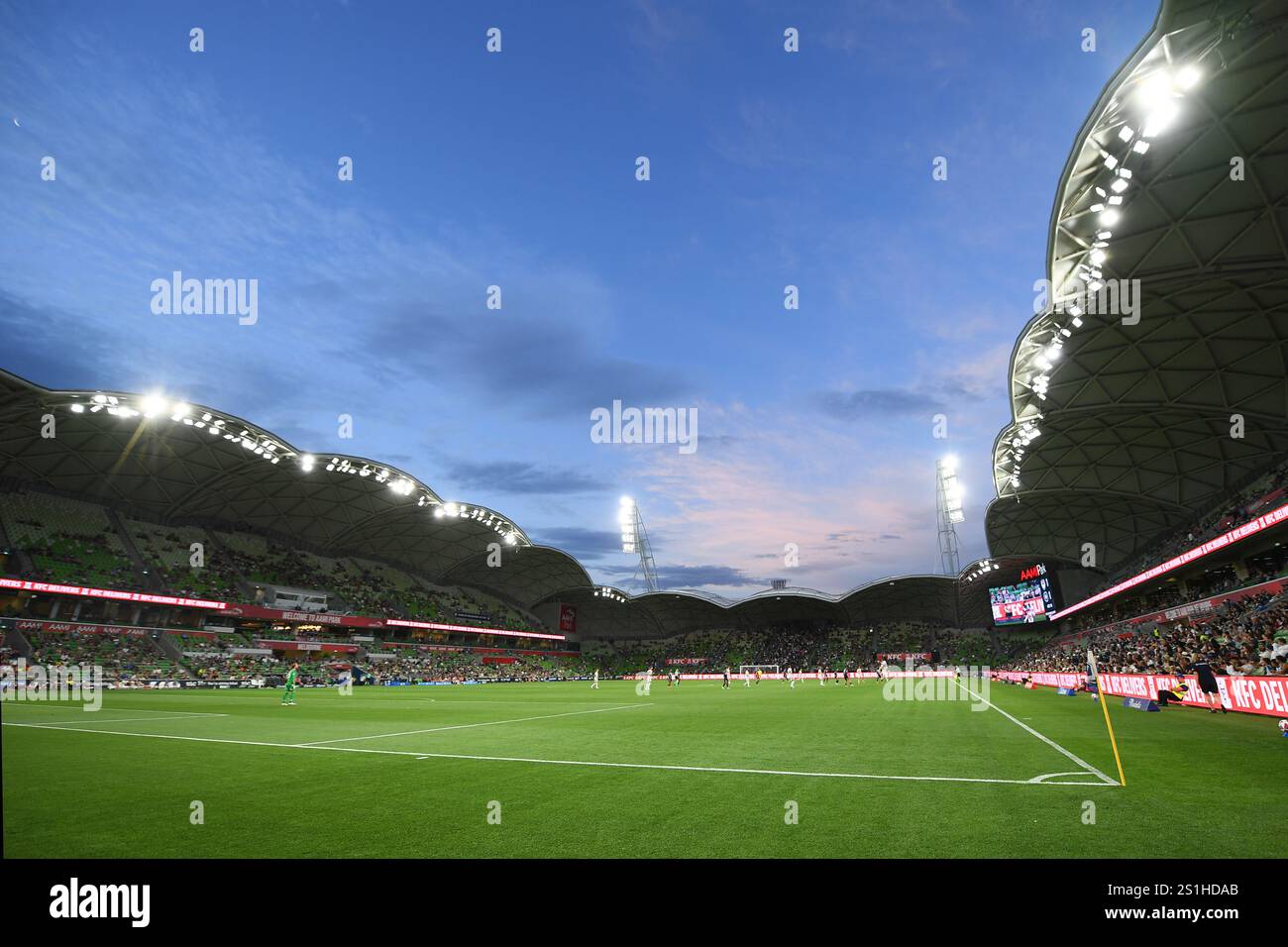 MELBOURNE, AUSTRALIA. 4 gennaio 2025. Nella foto: Vista generale dell'AAMI Park durante la partita della ISUZU A League Round 12 Melbourne Victory vs Melbourne City all'AAMI Park di Melbourne, Australia, il 4 gennaio 2025. Crediti: Karl Phillipson / Alamy Live News Foto Stock
