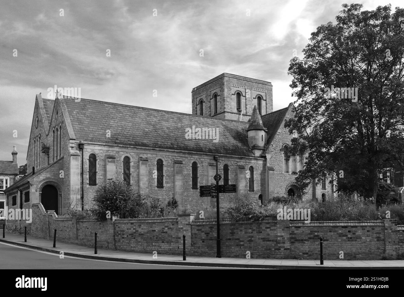 The Sacred Heart of Jesus & St Cuthbert Church, Bedford Town; Bedfordshire County, Inghilterra, Regno Unito Foto Stock