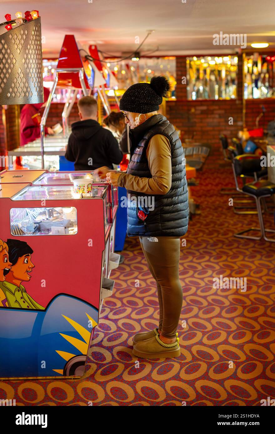 Penny drop machine immagini e fotografie stock ad alta risoluzione - Alamy