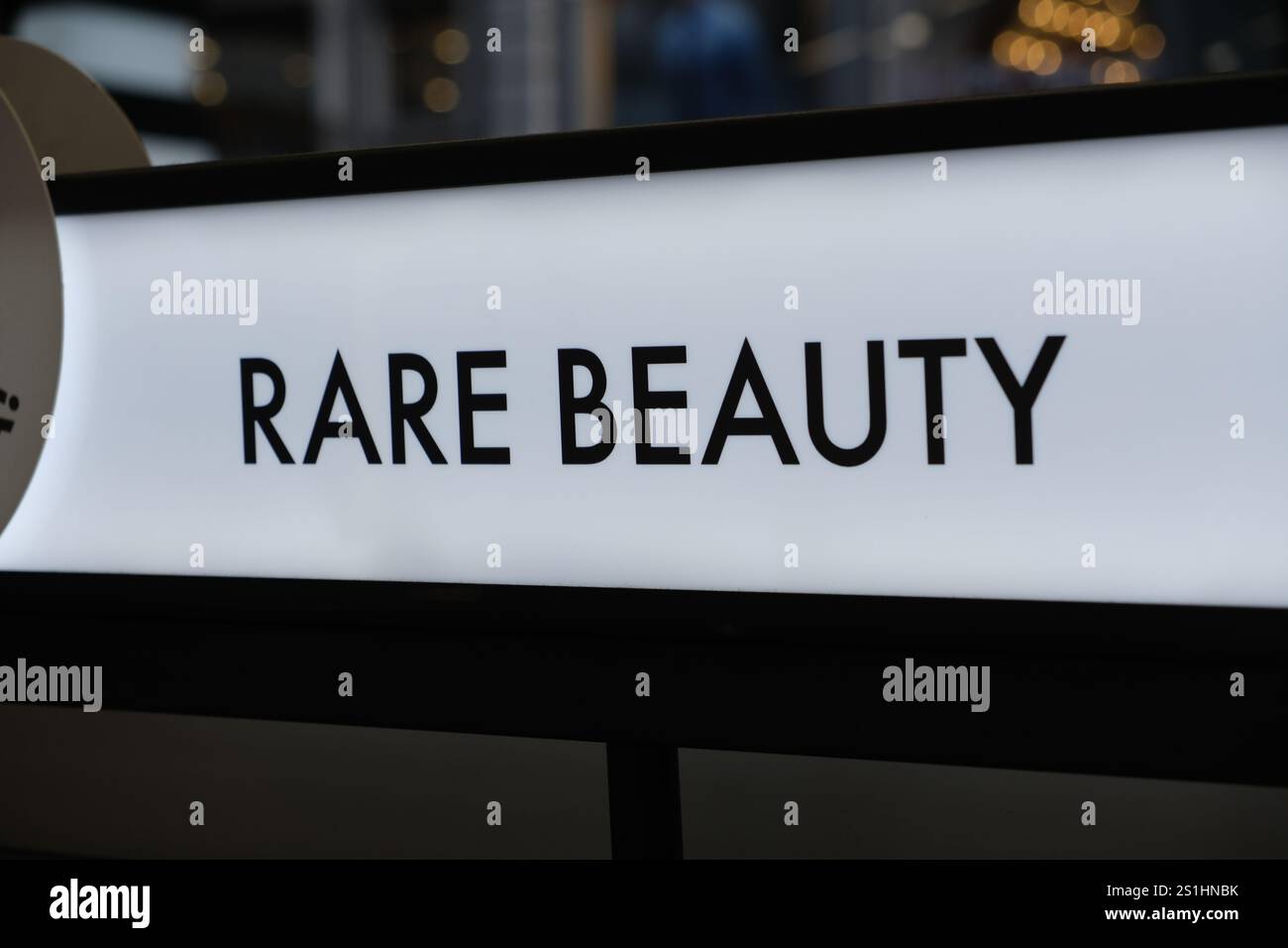 Logo del marchio rare Beauty Company Foto Stock