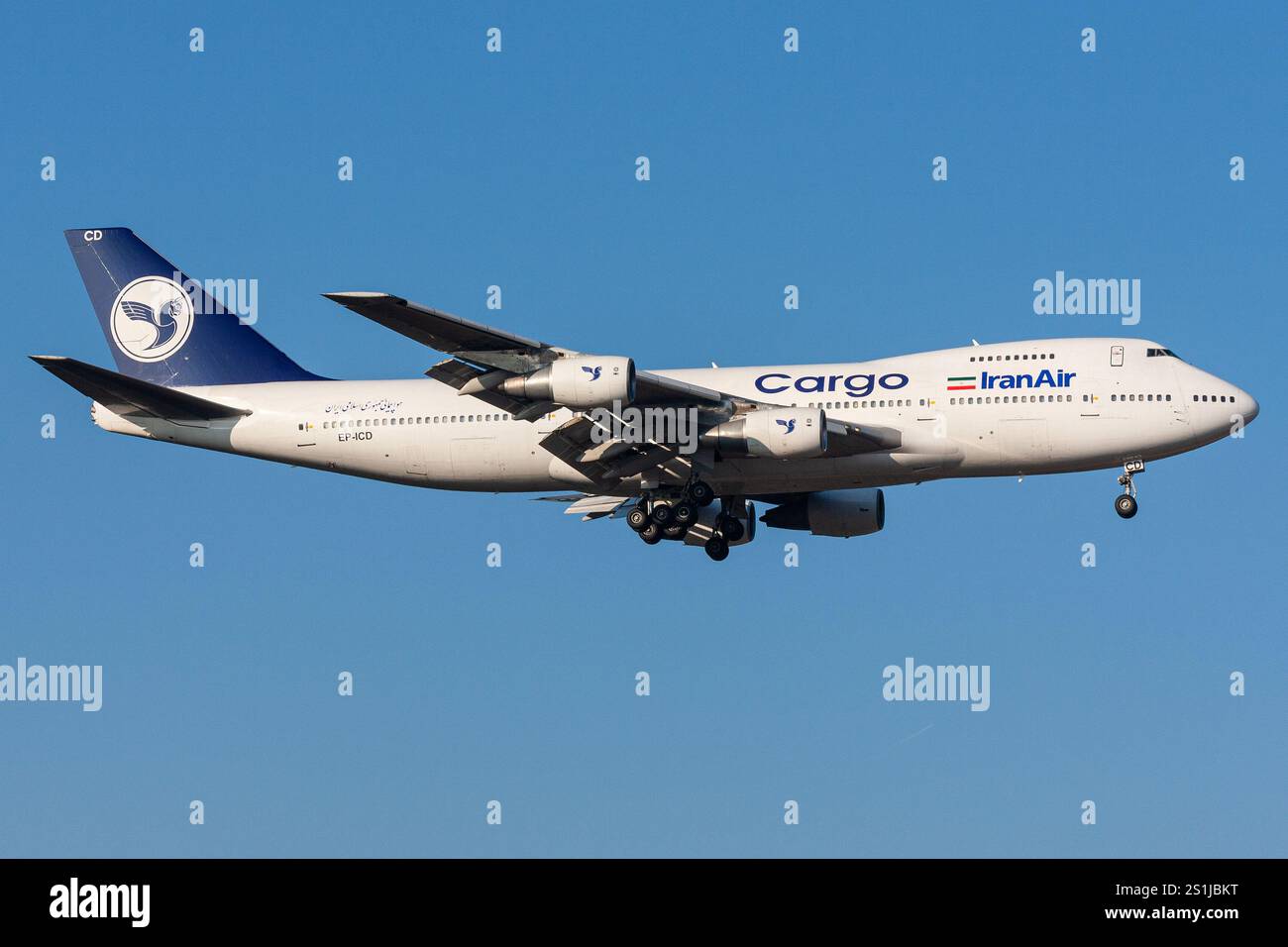 Iran Air Cargo Boeing 747-200 con registrazione EP-ICD in finale per l'aeroporto di Francoforte Foto Stock