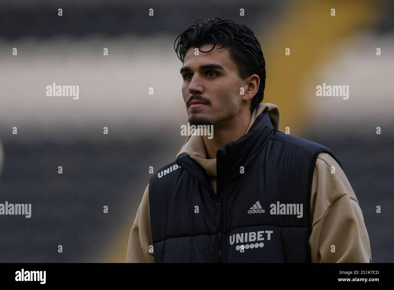 Il Leeds United Pascal Struijk durante la partita del Campionato Sky Bet tra Hull City e Leeds United all'MKM Stadium di Kingston upon Hull sabato 4 gennaio 2025. (Foto: Scott Llewellyn | notizie mi) Foto Stock