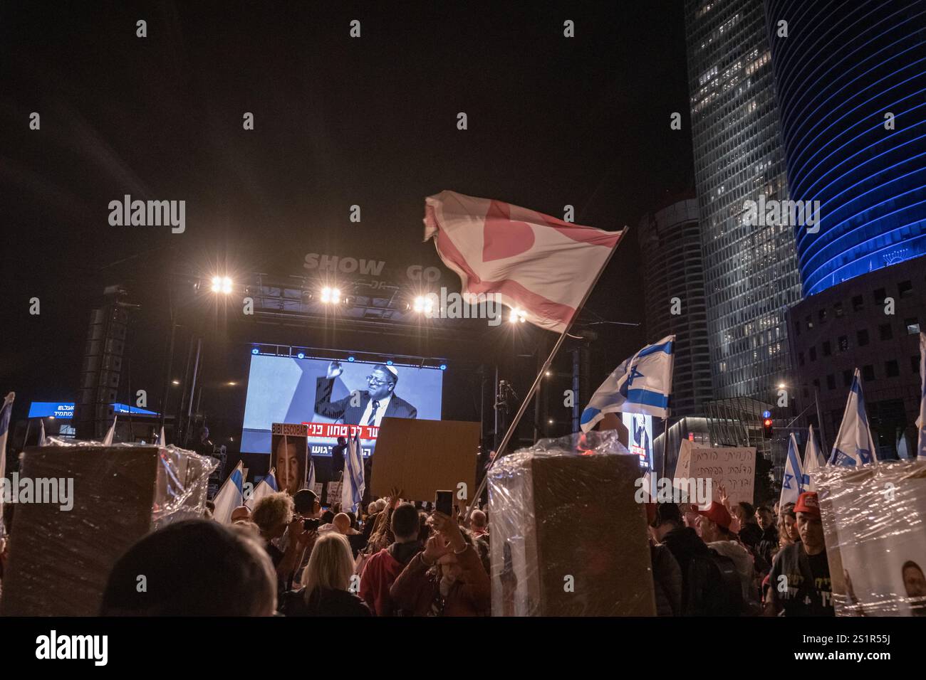 Tel Aviv, Tel Aviv, Israele. 4 gennaio 2025. I manifestanti sono scesi in strada a Tel Aviv per marciare per un affare di gaza in ostaggio (Credit Image: © Gaby Schuetze/ZUMA Press Wire) SOLO PER USO EDITORIALE! Non per USO commerciale! Foto Stock