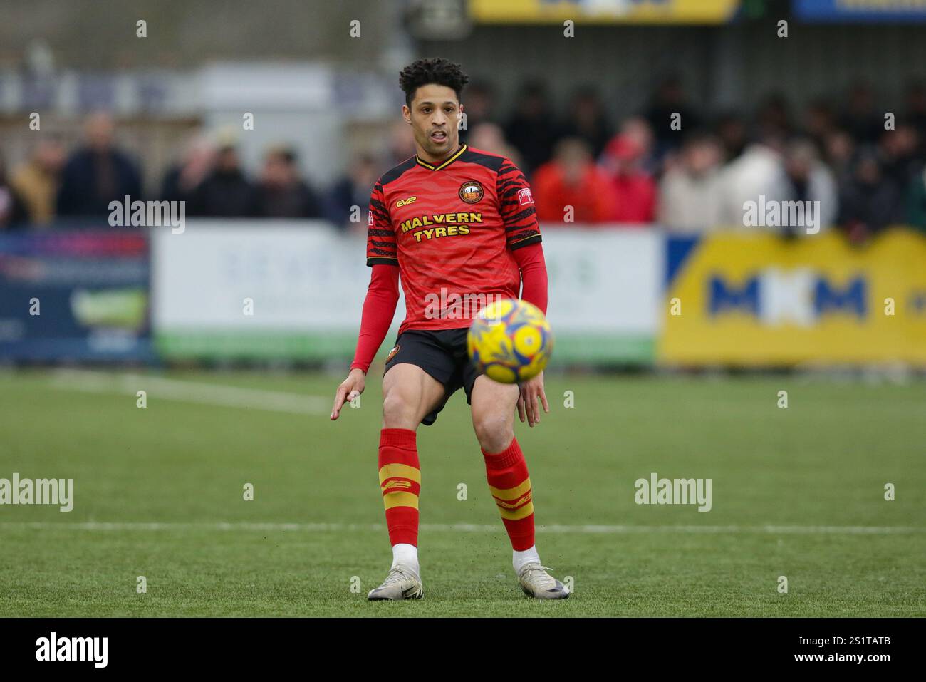 Gloucester, Regno Unito, 4 gennaio 2025. Daniel Leadbitter di Gloucester durante la partita della Southern League Premier Division South tra Gloucester City e Taunton Town FC. (Crediti: Gustavo Pantano/Alamy Live News) Foto Stock