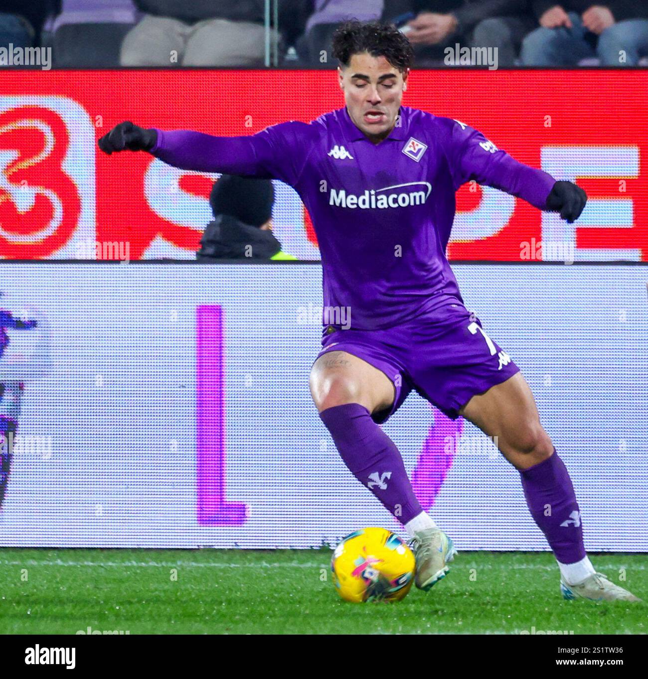 Firenze, Toscana, ITALIA. 4 gennaio 2025. Durante la partita di calcio del 04/01/2025, valida per il campionato italiano di serie A - 2024/25 a Firenze allo Stadio Artemio Franchi tra AC Fiorentina e SSC Napoli. Nella foto: Riccardo Sottil di Fiorentina AC (Credit Image: © Fabio Sasso/ZUMA Press Wire) SOLO USO EDITORIALE! Non per USO commerciale! Foto Stock