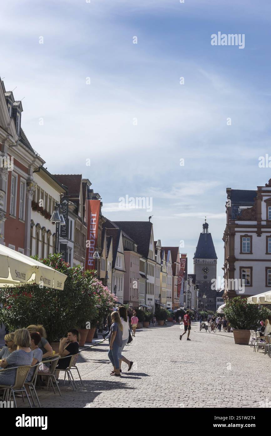 La splendida città di Speyer in Germania, con molti edifici storici, è un famoso Consiglio di viaggio. La splendida città di Speyer in Germania con molti edifici storici Foto Stock La splendida città di Speyer in Germania, con molti edifici storici, è un famoso Consiglio di viaggio. La splendida città di Speyer in Germania con molti edifici storici Foto Stock