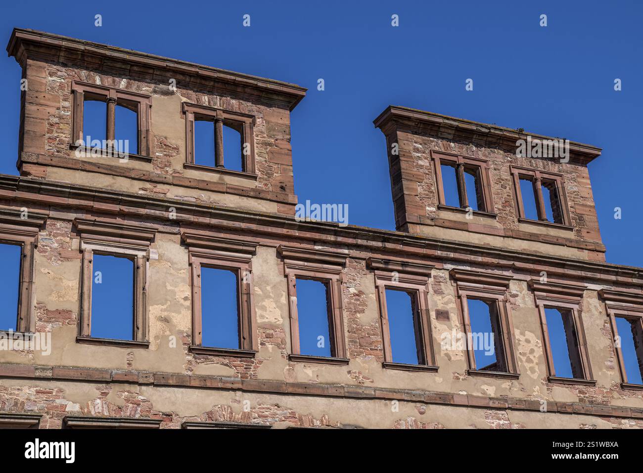 Il famoso Castello di Heidelberg in Springtime è una popolare destinazione turistica ed è un vecchio edificio che vale la pena visitare. Il famoso Castello di Heidelbe Foto Stock Il famoso Castello di Heidelberg in Springtime è una popolare destinazione turistica ed è un vecchio edificio che vale la pena visitare. Il famoso Castello di Heidelbe Foto Stock