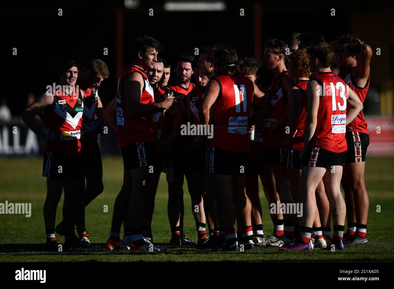 Jarrad Waite parla con Benalla Saints. Waite, ex calciatore australiano professionista che ha giocato per il Carlton Football Club Foto Stock