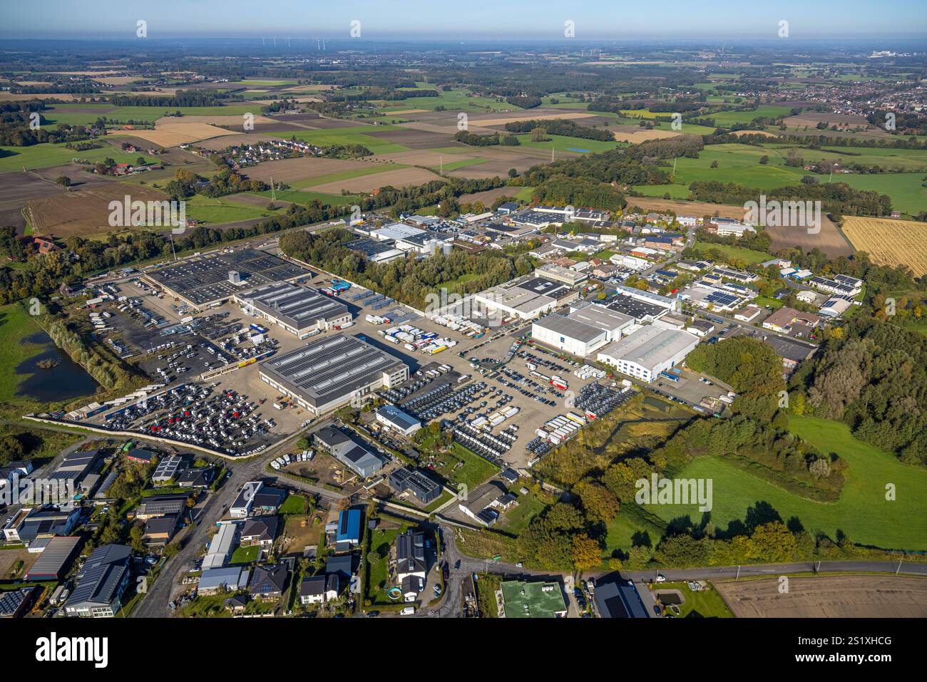 Vista aerea, zona industriale Gutenbergstraße con Wüllhorst Fahrzeugbau con parcheggio per camion, Bork, SELM, Münsterland, Renania settentrionale-Vestfalia, Ger Foto Stock