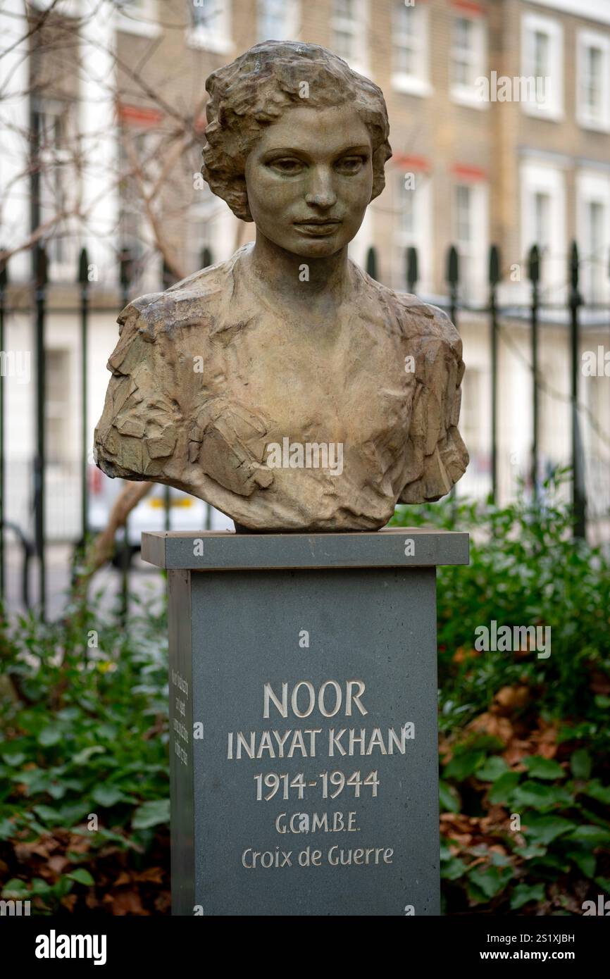 Statua commemorativa di Noor Inayat Khan, un agente di spionaggio britannico nella seconda guerra mondiale, a Gordon Square, Londra Foto Stock