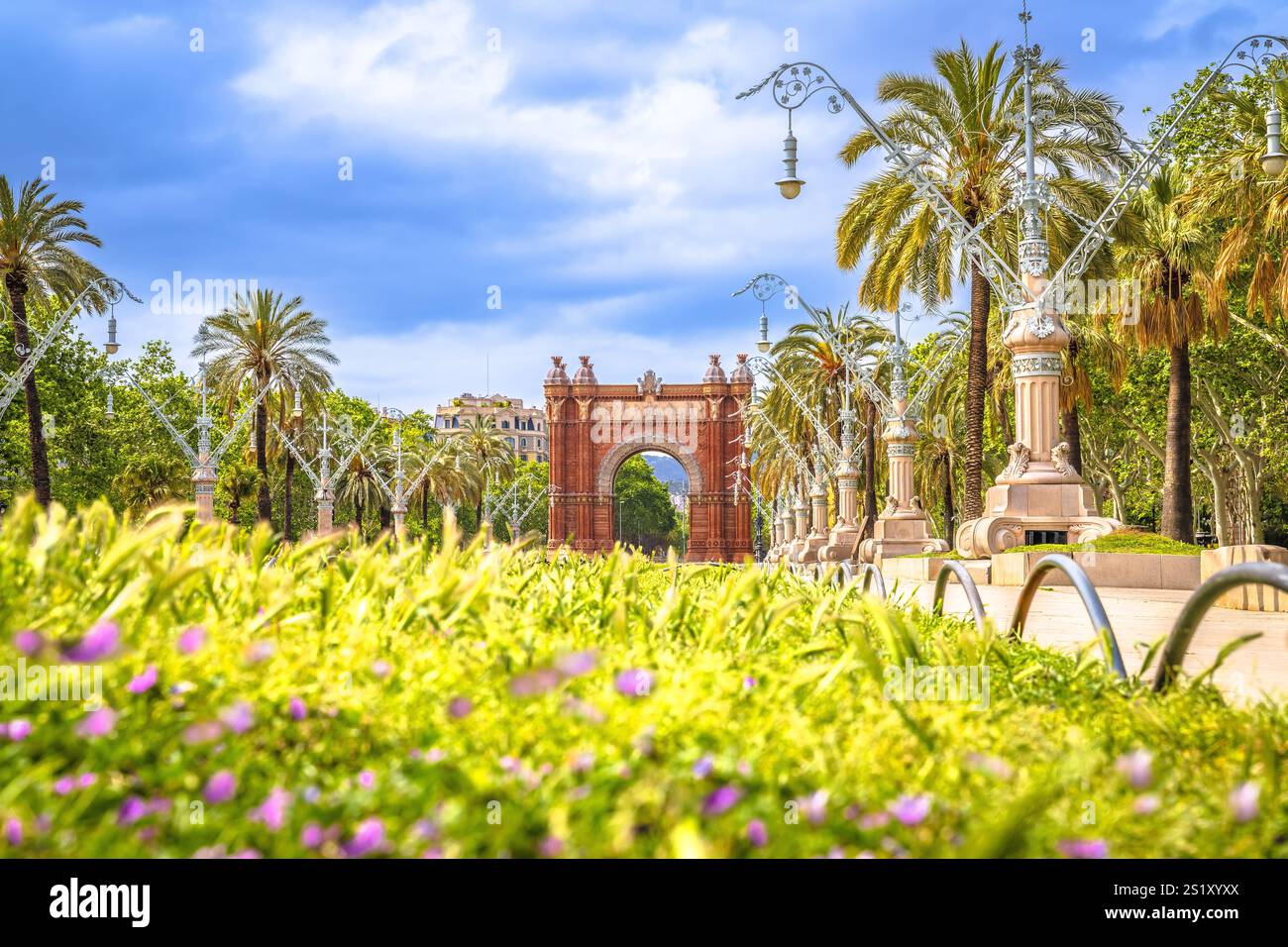 Arc de Triomf a Barcellona, vista panoramica sul parco verde della Spagna Foto Stock