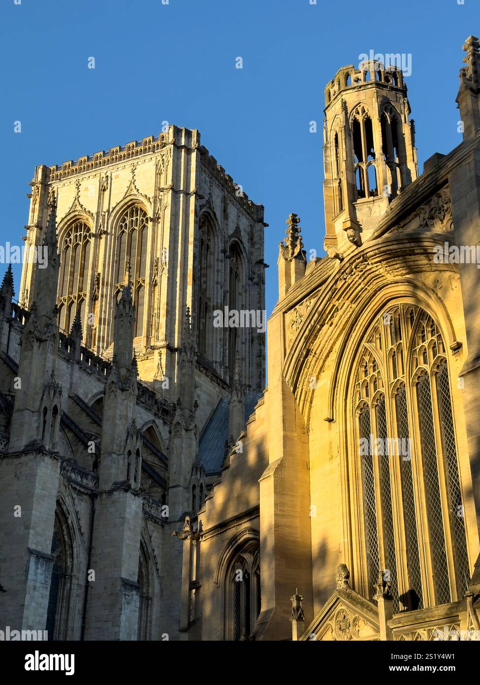 York Minster alla luce della sera, North Yorkshire, Inghilterra Foto Stock