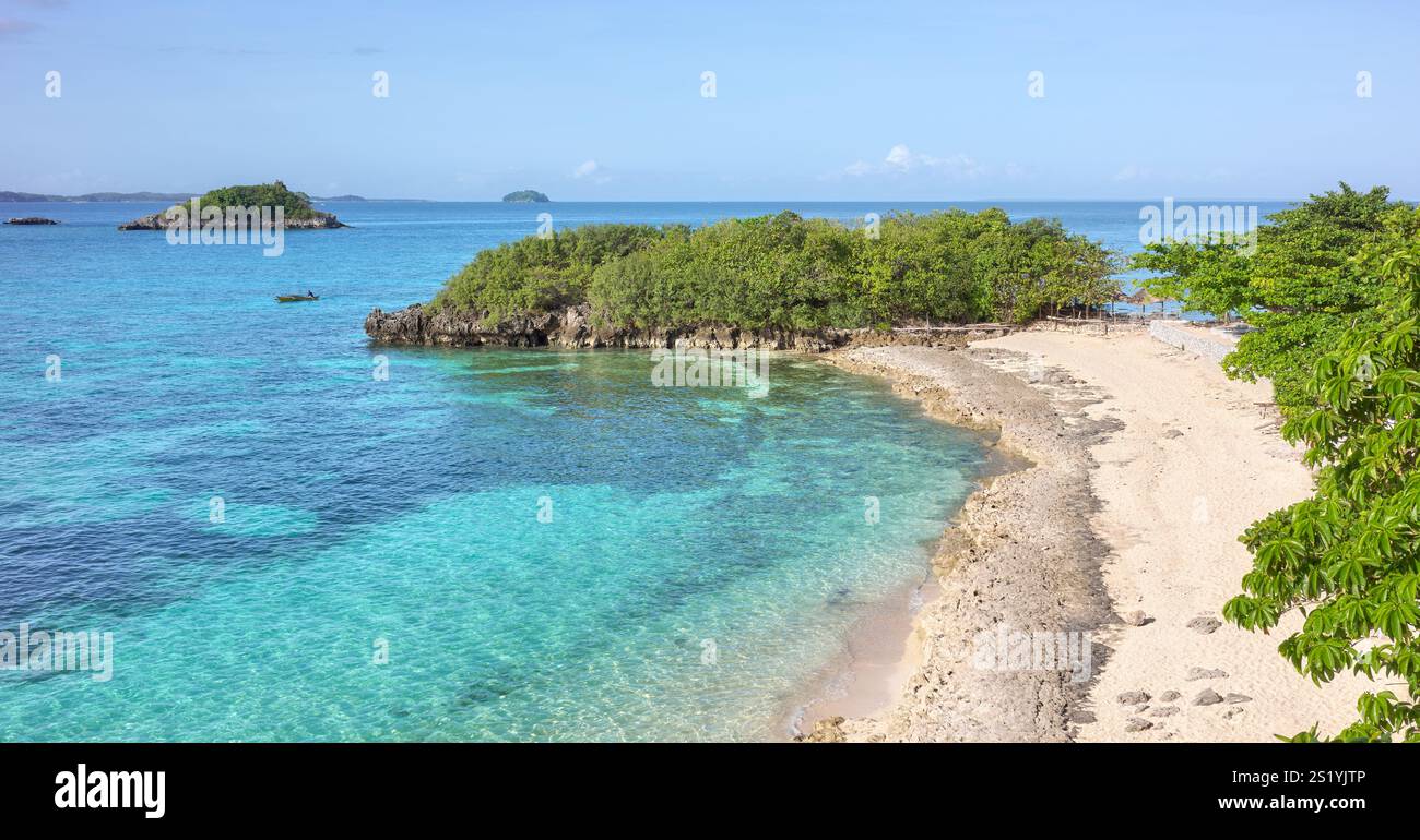 Foto panoramica di una spiaggia sull'isola di Malapascua, Filippine. Foto Stock