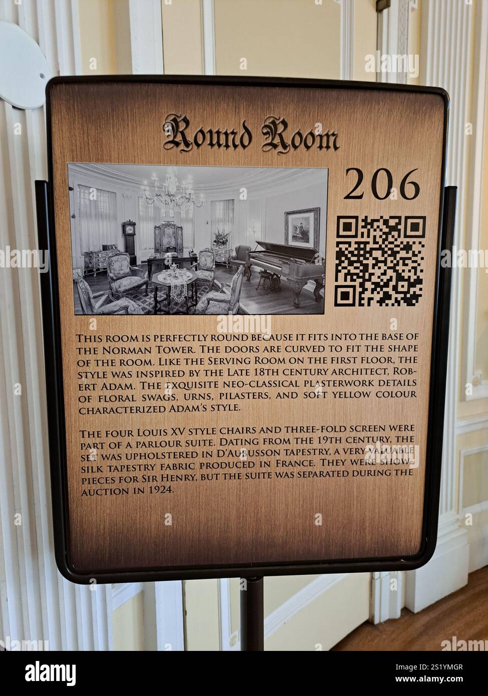 Insegna rotonda all'interno di Casa Loma sulla Austin Terrace a Toronto, Ontario, Canada Foto Stock