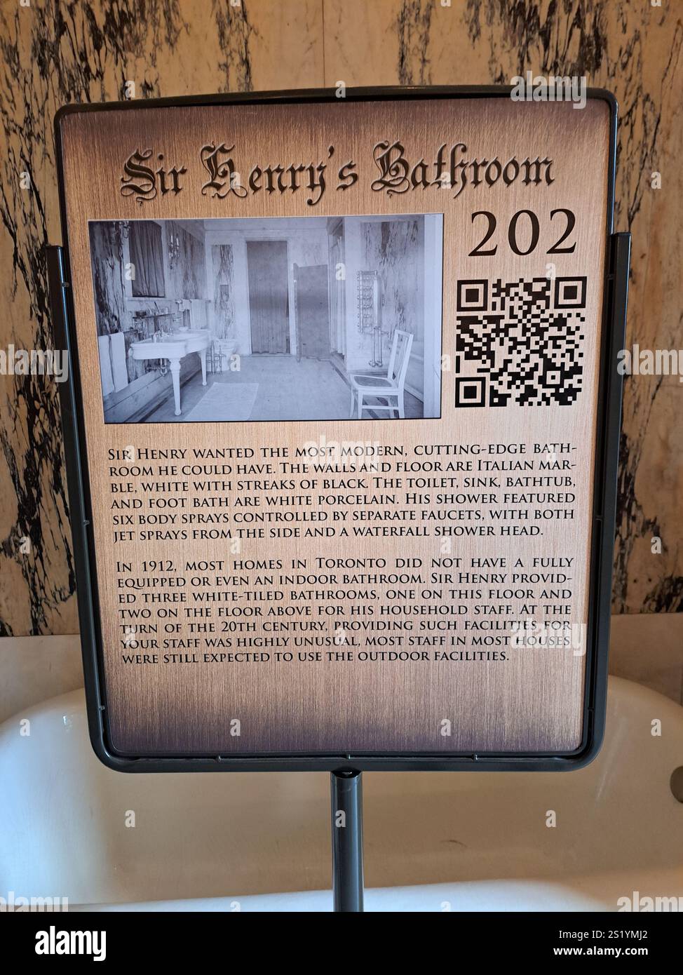 Il cartello del bagno di Sir Henry all'interno di Casa Loma sulla Austin Terrace a Toronto, Ontario, Canada Foto Stock