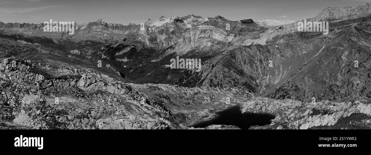 Vista panoramica sulla riserva naturale di Carlaveyron, da le Brevent, Chamonix, alta Savoia, Alpi francesi, Francia Foto Stock