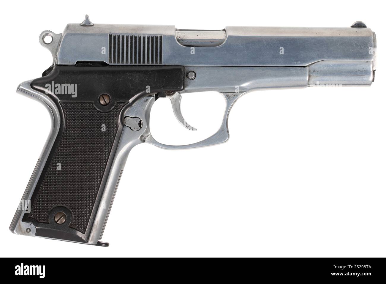 pistola semiautomatica da 9 mm isolata su sfondo bianco Foto Stock