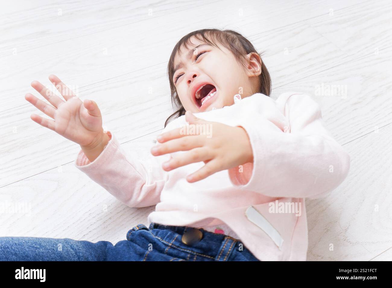 Bambino che piange Foto Stock